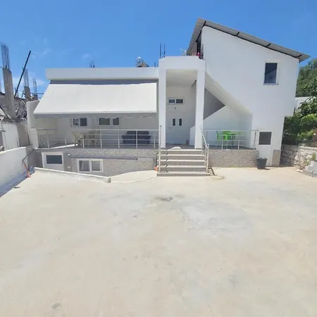 Guest house Celo Apartaments *