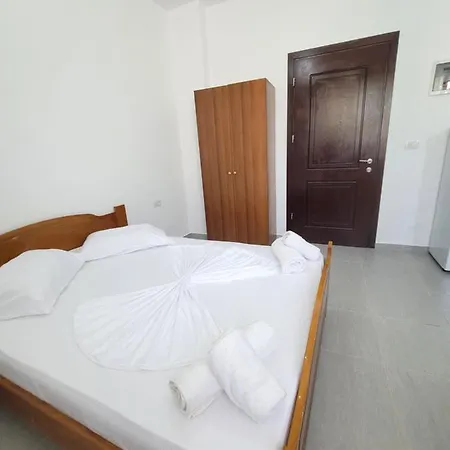 Celo Apartaments Guest house *