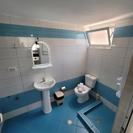 Celo Apartaments Guest house *