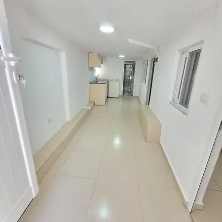 Celo Apartaments Guest house *