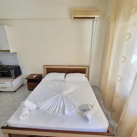 Pensión Celo Apartaments Ksamil