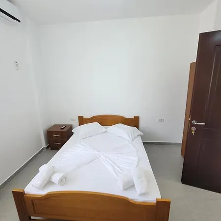 Celo Apartaments Pensión Ksamil
