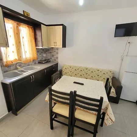 Celo Apartaments Pensión Ksamil