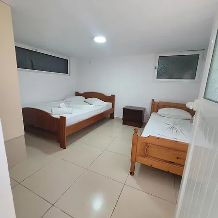 Celo Apartaments * Ksamil